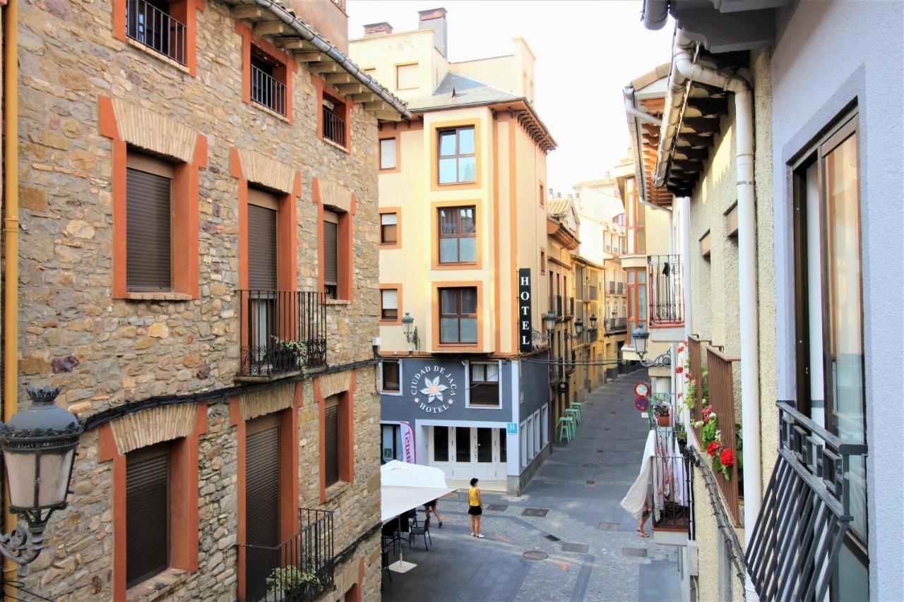 Casa Campanilla Jaca Otel Dış mekan fotoğraf
